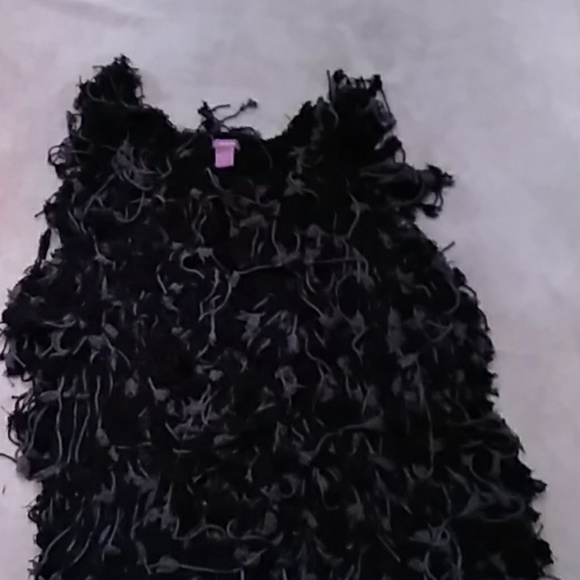 Vest - Picture 2 of 4